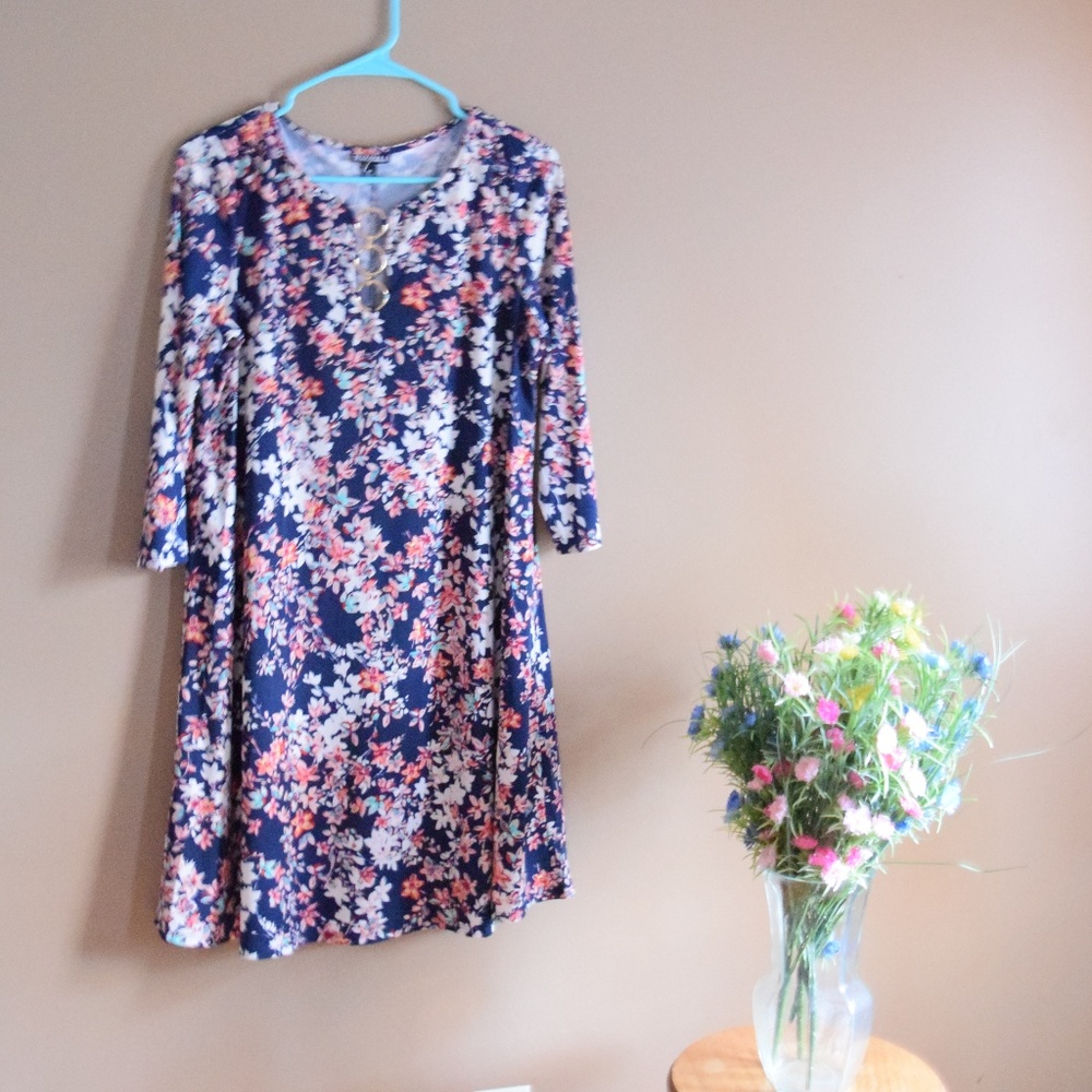 Women's 3/4 Length Sleeve Navy Floral Shift Dress